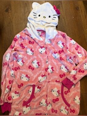 Hello Kitty Pajama Set